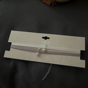 Two pack grey and white choker